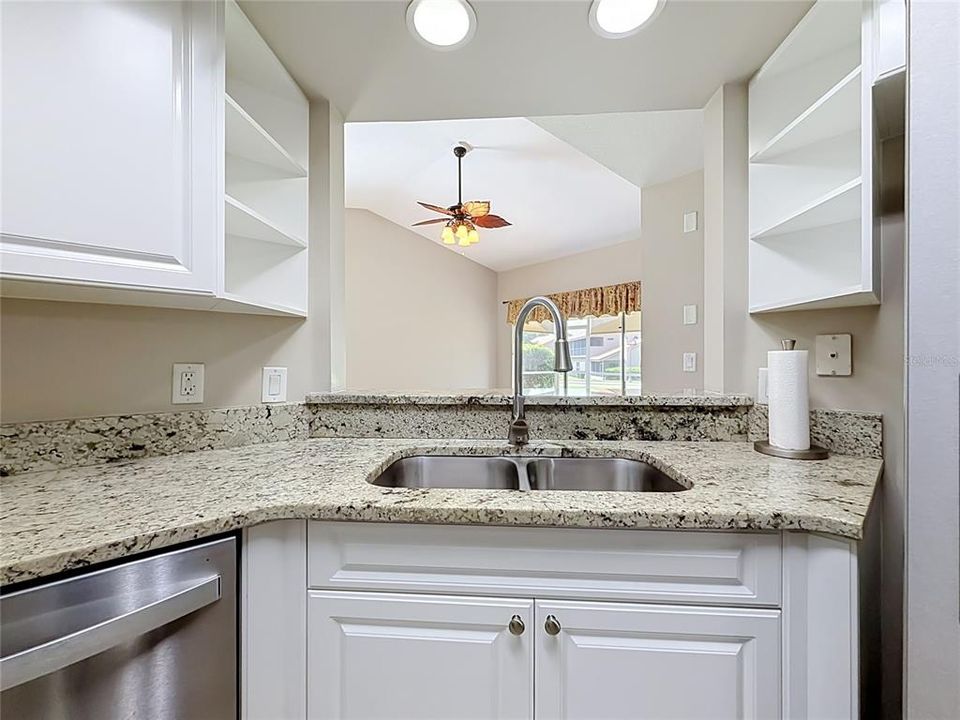 En Venta: $239,000 (2 camas, 2 baños, 1281 Pies cuadrados)