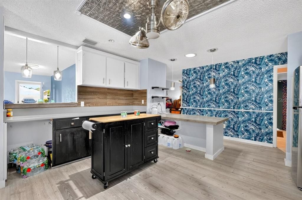 En Venta: $380,000 (4 camas, 2 baños, 2098 Pies cuadrados)