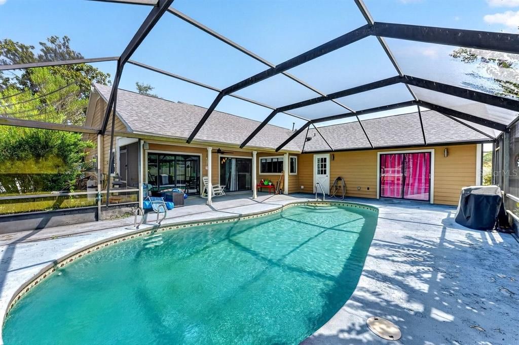 En Venta: $380,000 (4 camas, 2 baños, 2098 Pies cuadrados)