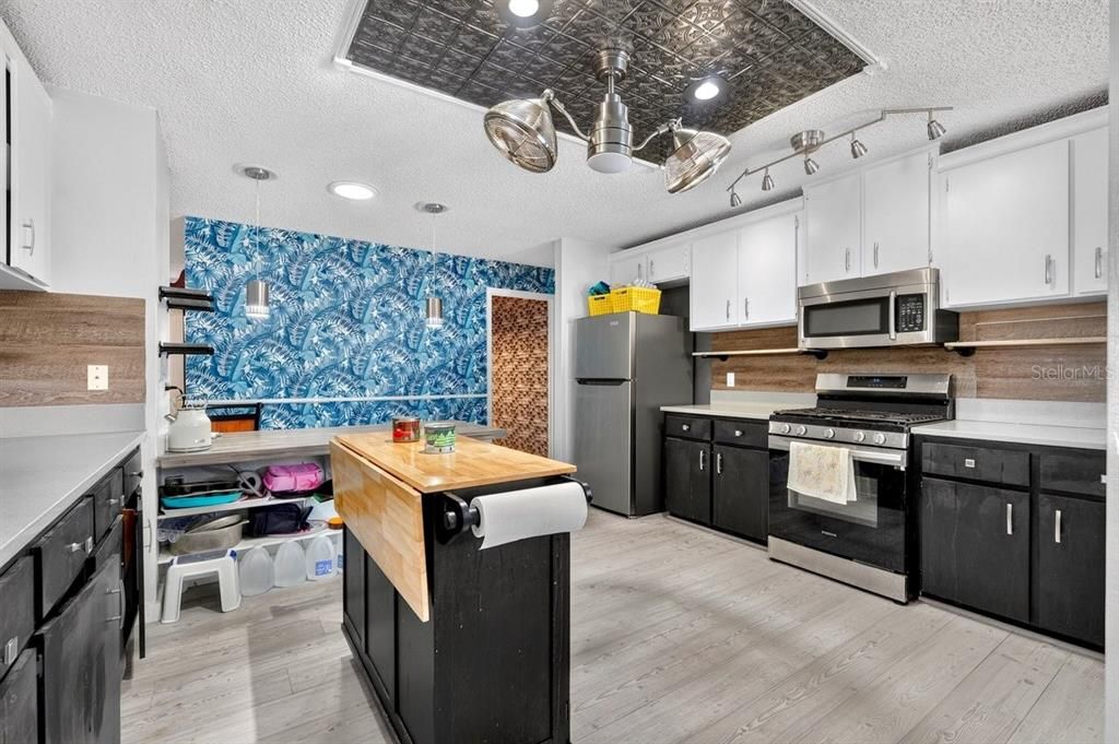 En Venta: $380,000 (4 camas, 2 baños, 2098 Pies cuadrados)