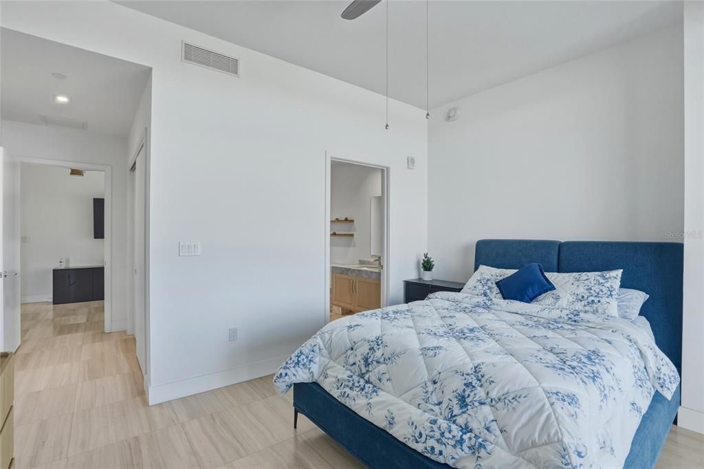 В аренду: $16,000 (3 спален, 3 ванн, 2937 Квадратных фут)