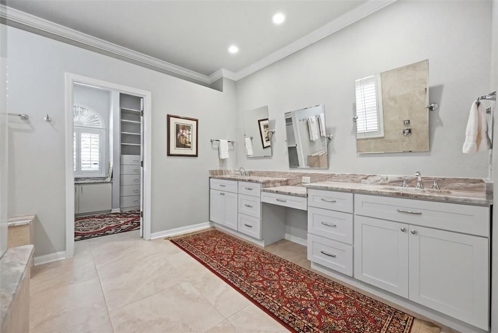 En Venta: $825,000 (4 camas, 3 baños, 2650 Pies cuadrados)