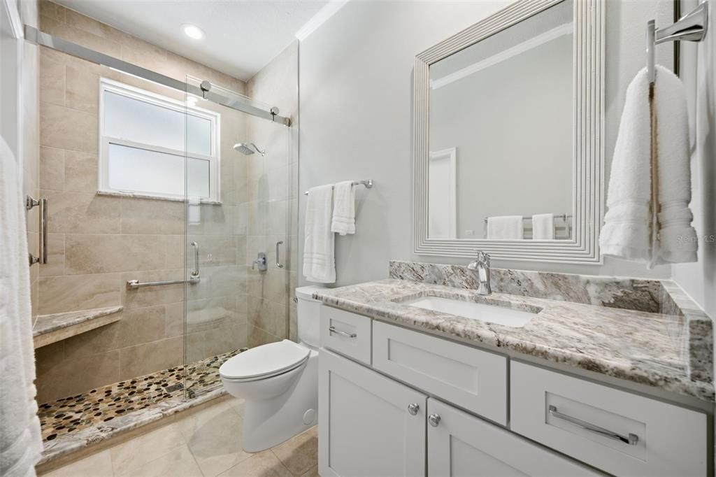 En Venta: $825,000 (4 camas, 3 baños, 2650 Pies cuadrados)