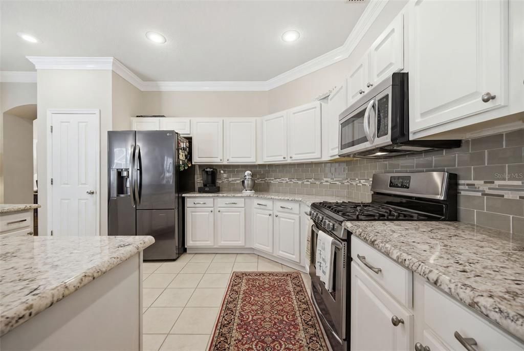 En Venta: $825,000 (4 camas, 3 baños, 2650 Pies cuadrados)