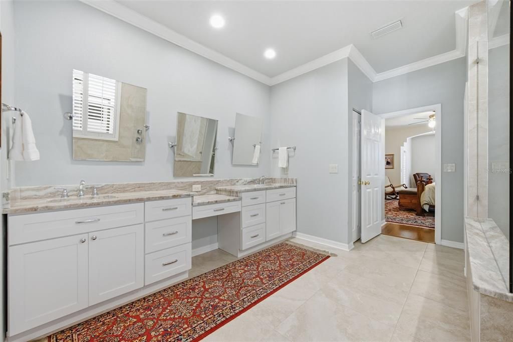 En Venta: $825,000 (4 camas, 3 baños, 2650 Pies cuadrados)