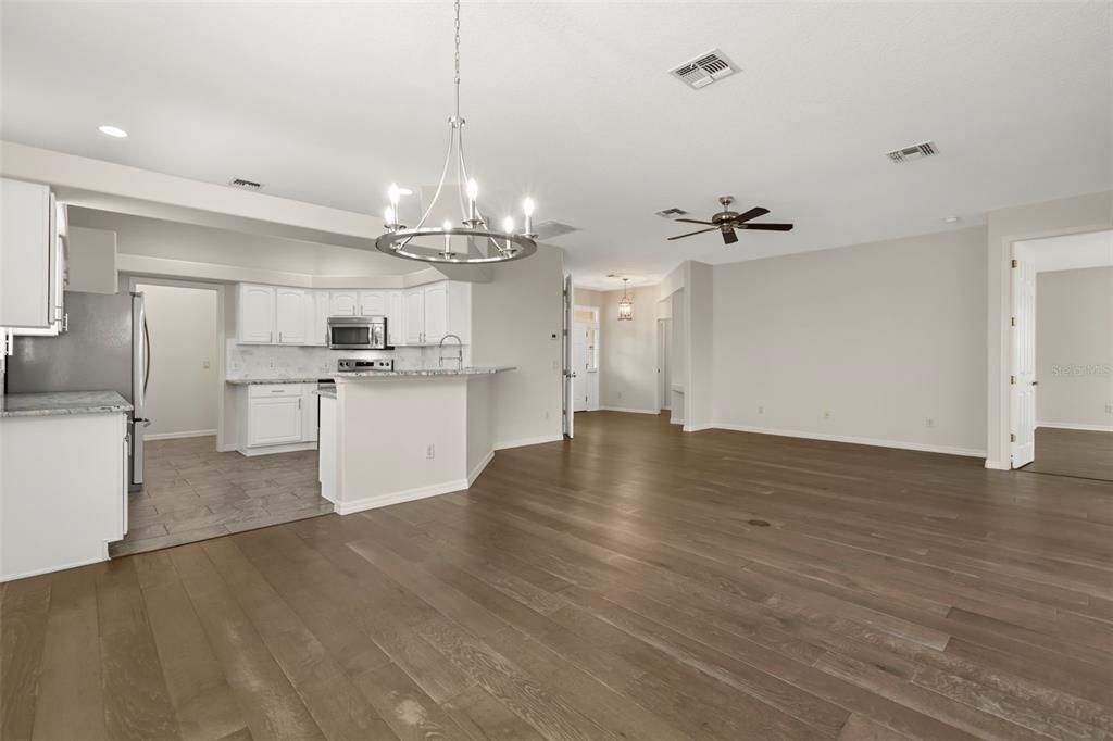 For Sale: $260,000 (3 beds, 2 baths, 1799 Square Feet)