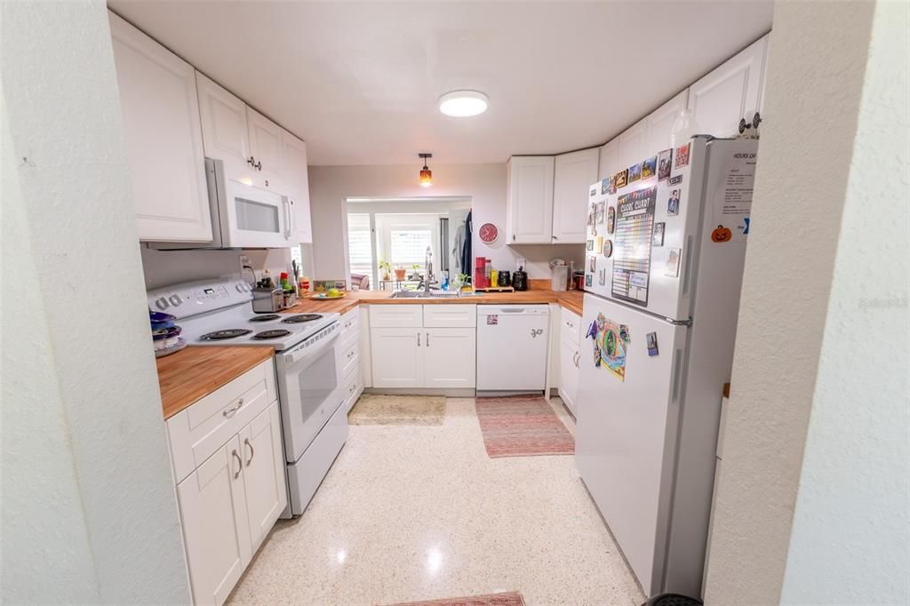 En Venta: $420,000 (3 camas, 2 baños, 1500 Pies cuadrados)