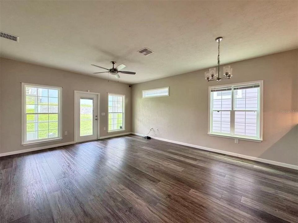 На продажу: $413,000 (3 спален, 2 ванн, 1868 Квадратных фут)