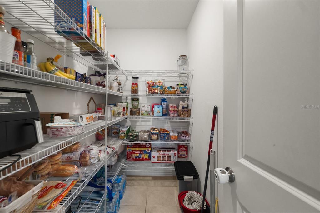 На продажу: $415,000 (6 спален, 3 ванн, 2580 Квадратных фут)