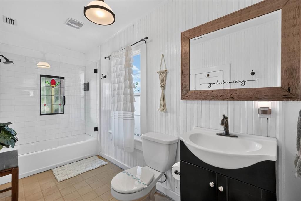 Active With Contract: $667,000 (3 beds, 2 baths, 1378 Square Feet)