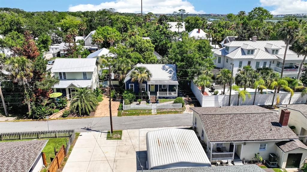 Active With Contract: $667,000 (3 beds, 2 baths, 1378 Square Feet)