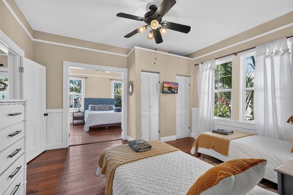 Active With Contract: $667,000 (3 beds, 2 baths, 1378 Square Feet)