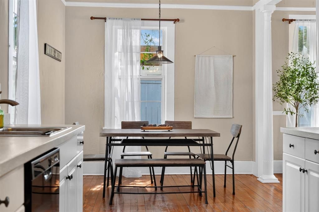 Active With Contract: $667,000 (3 beds, 2 baths, 1378 Square Feet)