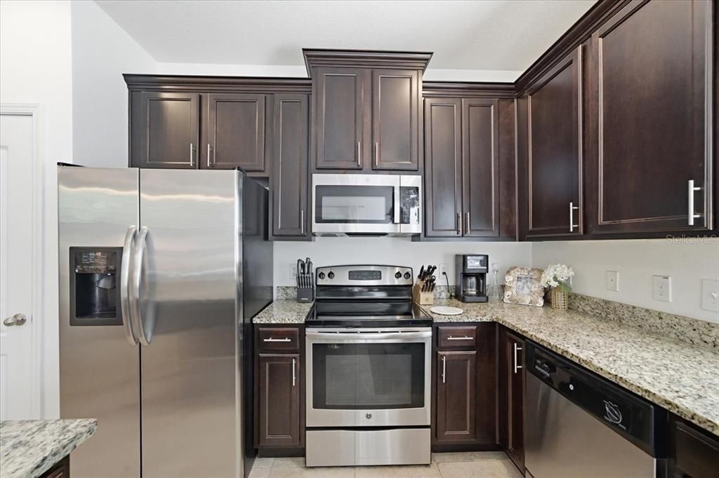 На продажу: $499,999 (4 спален, 2 ванн, 1730 Квадратных фут)