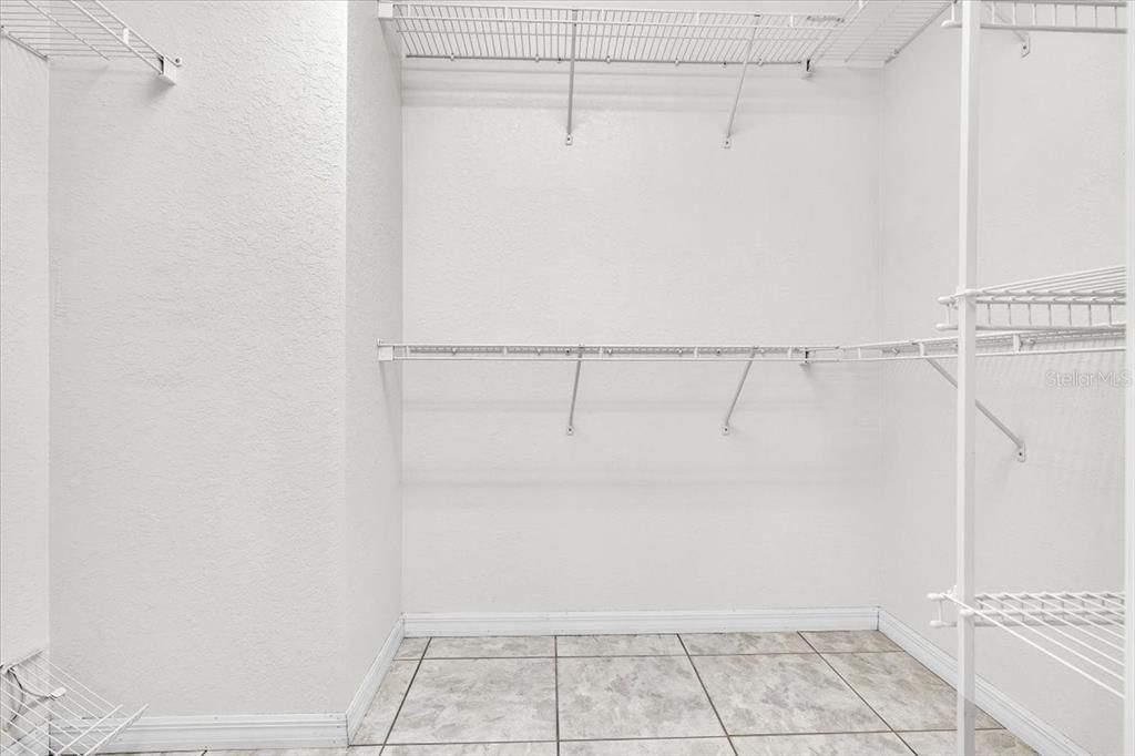 En Venta: $319,000 (3 camas, 2 baños, 2001 Pies cuadrados)