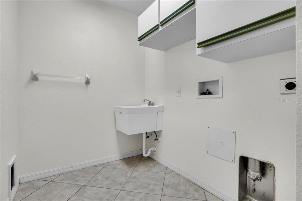 En Venta: $319,000 (3 camas, 2 baños, 2001 Pies cuadrados)