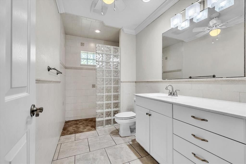 En Venta: $319,000 (3 camas, 2 baños, 2001 Pies cuadrados)
