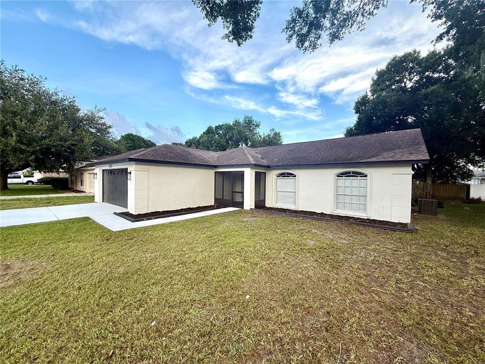 For Sale: $335,000 (4 beds, 2 baths, 1656 Square Feet)
