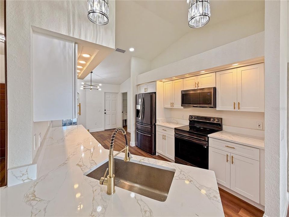 For Sale: $335,000 (4 beds, 2 baths, 1656 Square Feet)