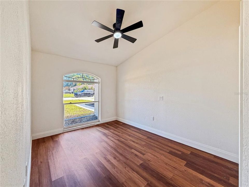 For Sale: $335,000 (4 beds, 2 baths, 1656 Square Feet)