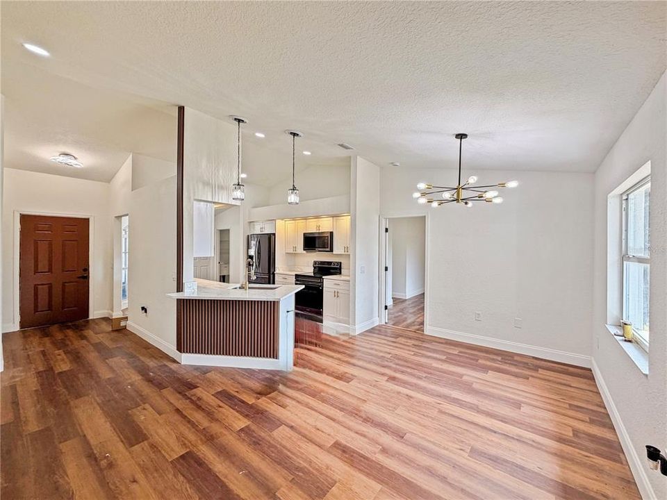 For Sale: $335,000 (4 beds, 2 baths, 1656 Square Feet)