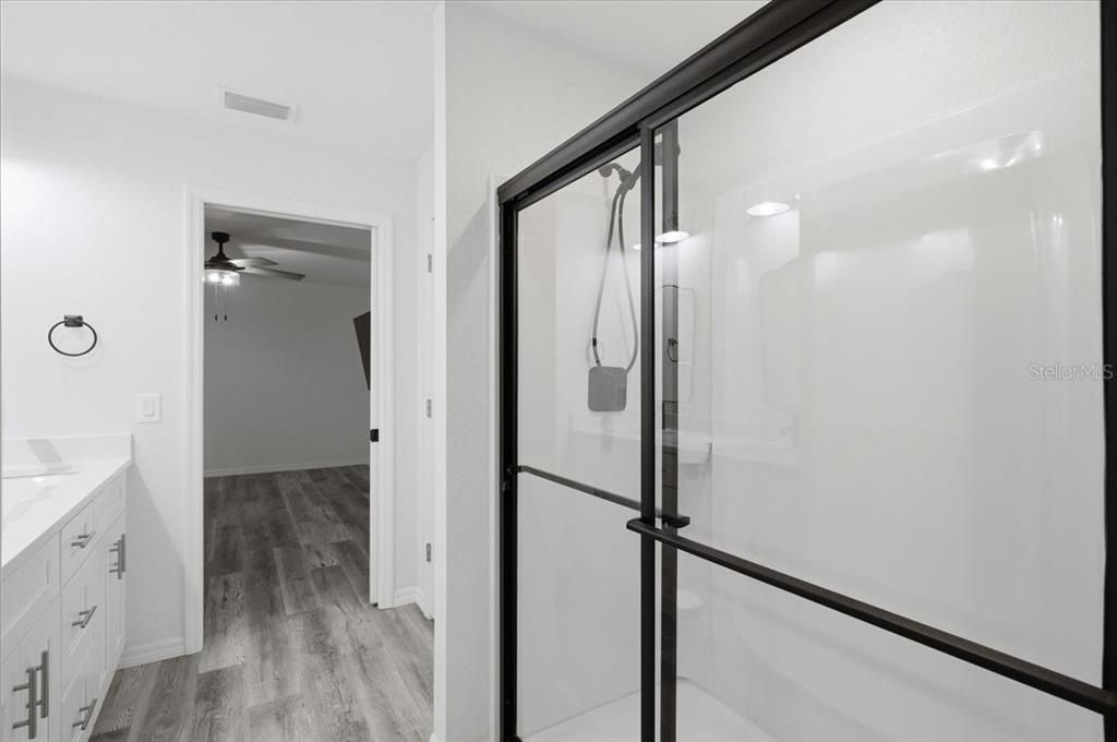 En Venta: $300,000 (3 camas, 2 baños, 1413 Pies cuadrados)