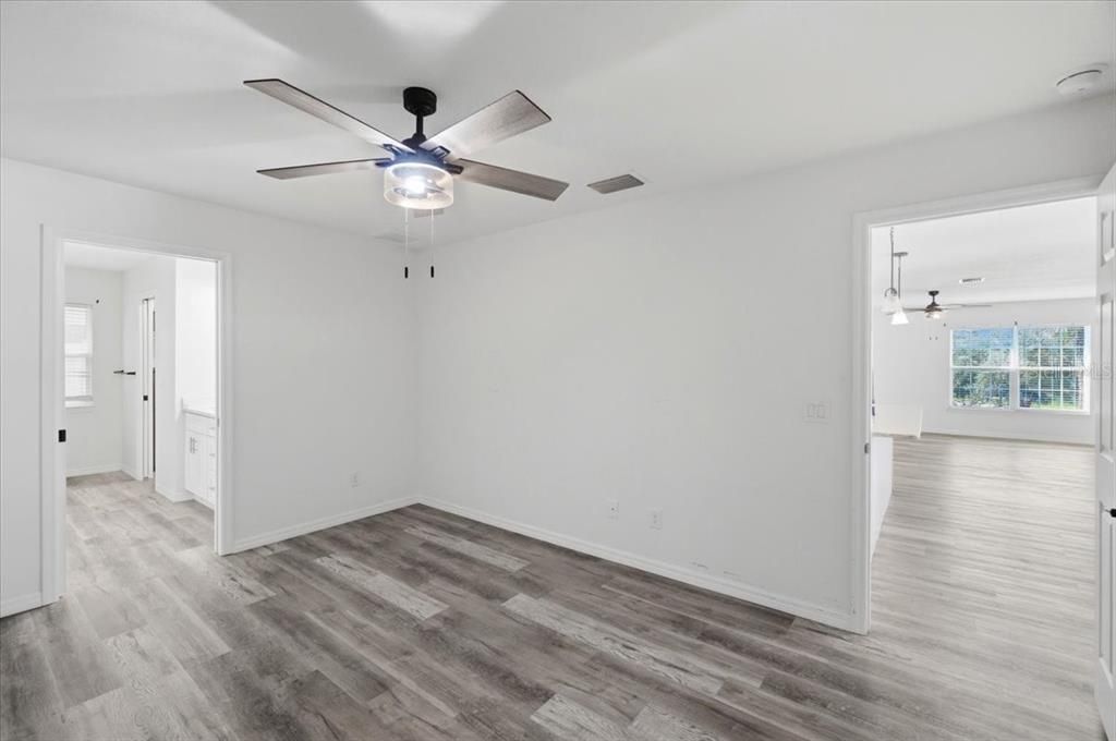 En Venta: $300,000 (3 camas, 2 baños, 1413 Pies cuadrados)