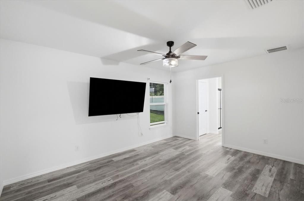 En Venta: $300,000 (3 camas, 2 baños, 1413 Pies cuadrados)