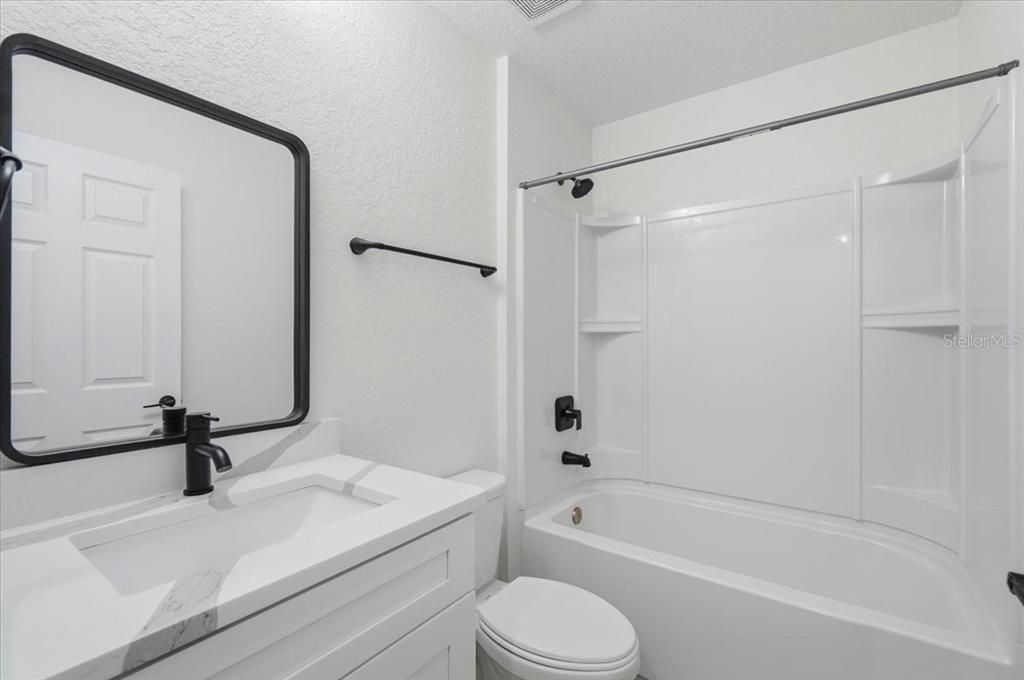En Venta: $300,000 (3 camas, 2 baños, 1413 Pies cuadrados)