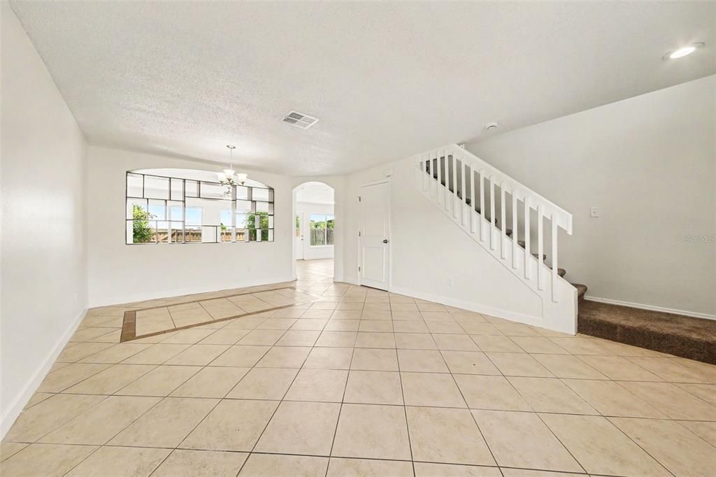 Под контрактом: $349,900 (4 спален, 2 ванн, 1826 Квадратных фут)