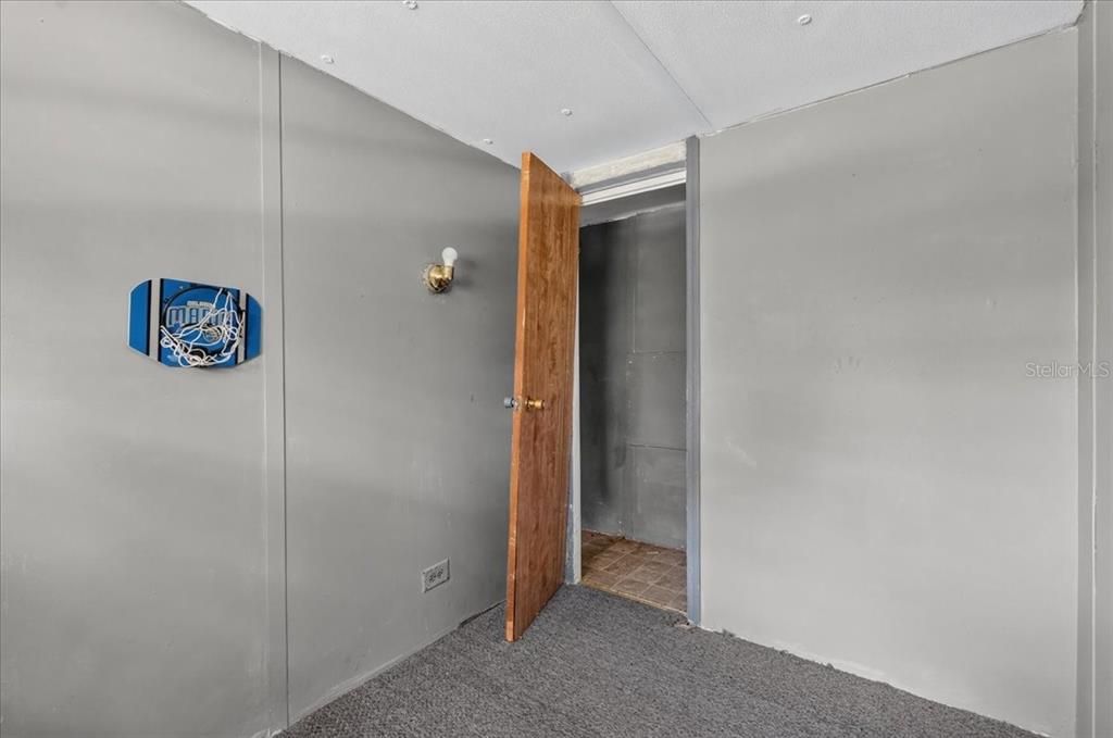 На продажу: $119,990 (5 спален, 2 ванн, 2052 Квадратных фут)