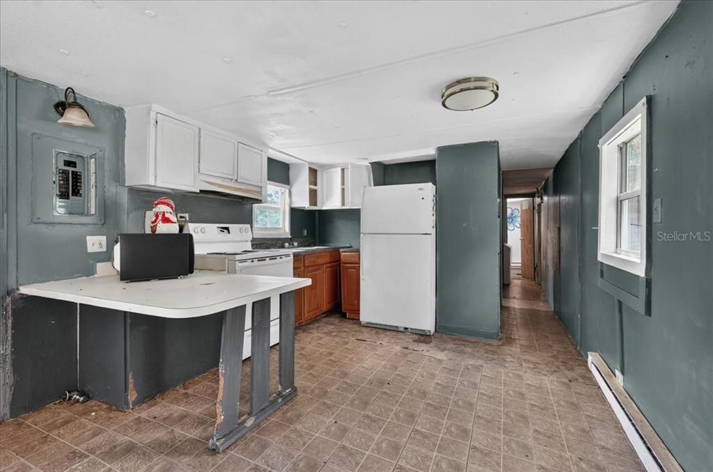 На продажу: $119,990 (5 спален, 2 ванн, 2052 Квадратных фут)