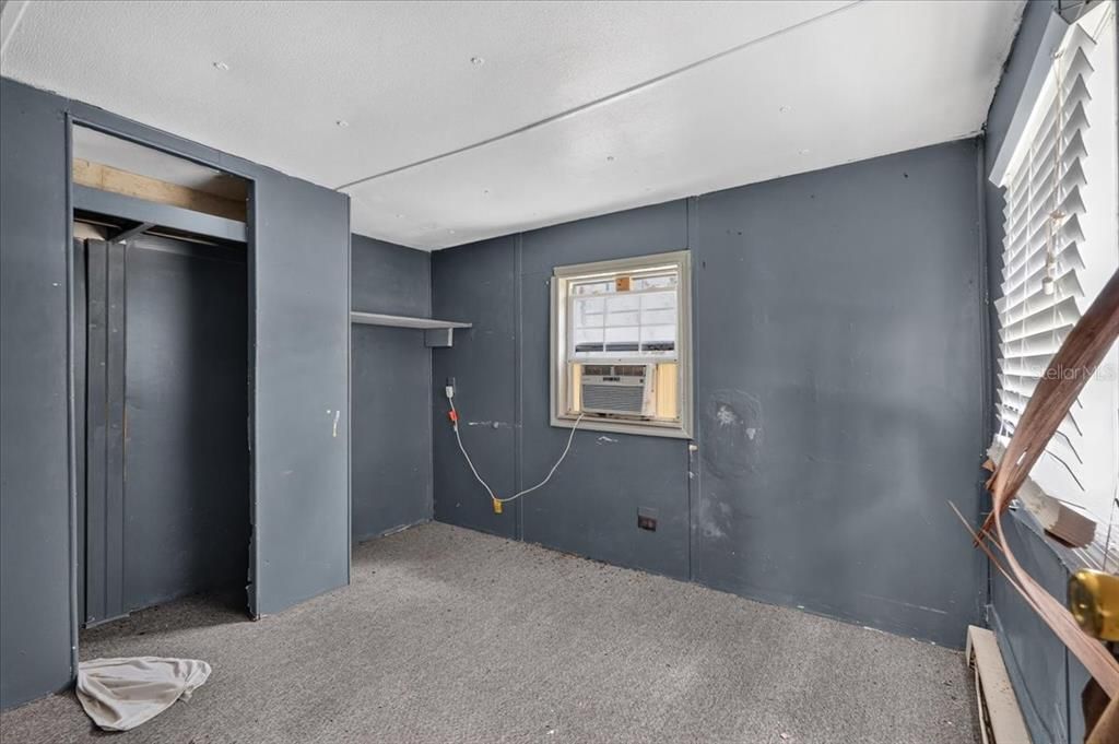 На продажу: $119,990 (5 спален, 2 ванн, 2052 Квадратных фут)