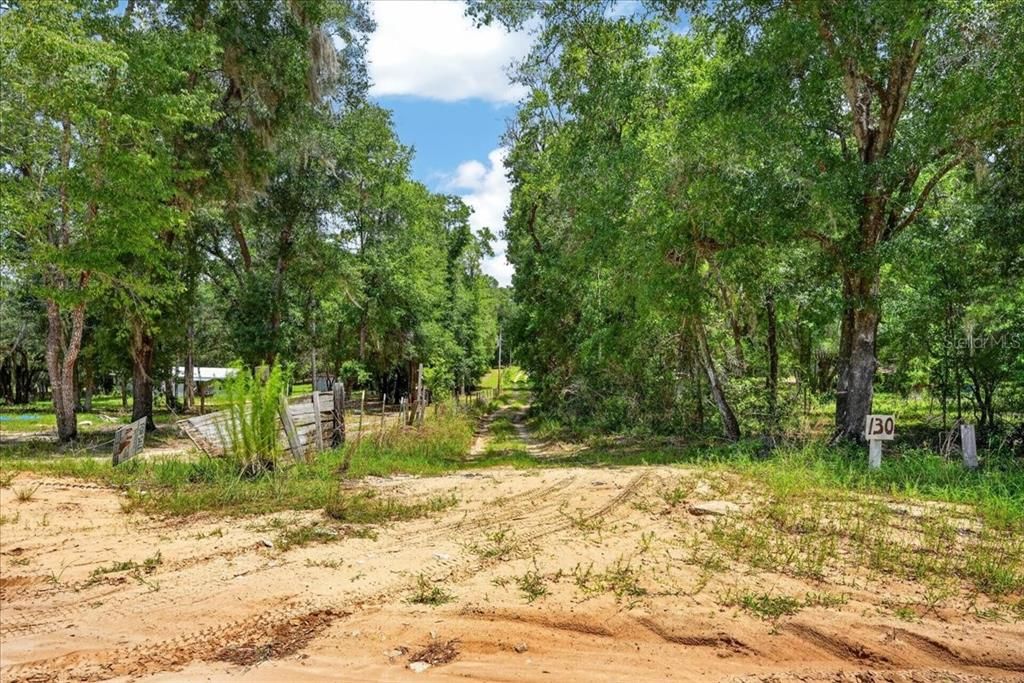 На продажу: $119,990 (5 спален, 2 ванн, 2052 Квадратных фут)