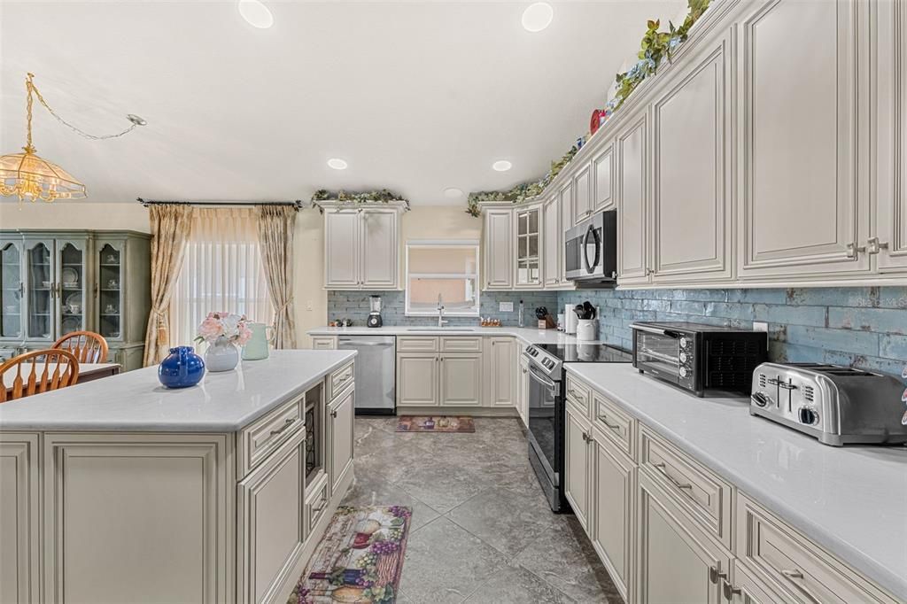 На продажу: $469,900 (3 спален, 2 ванн, 2180 Квадратных фут)