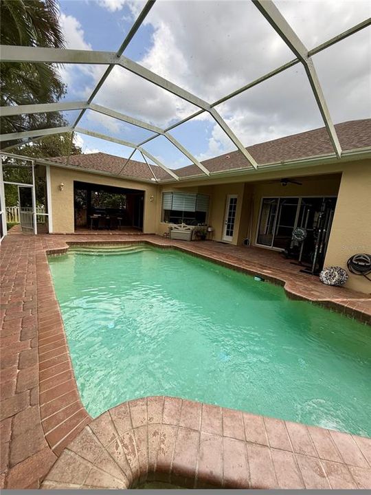 En Venta: $675,000 (4 camas, 2 baños, 2497 Pies cuadrados)
