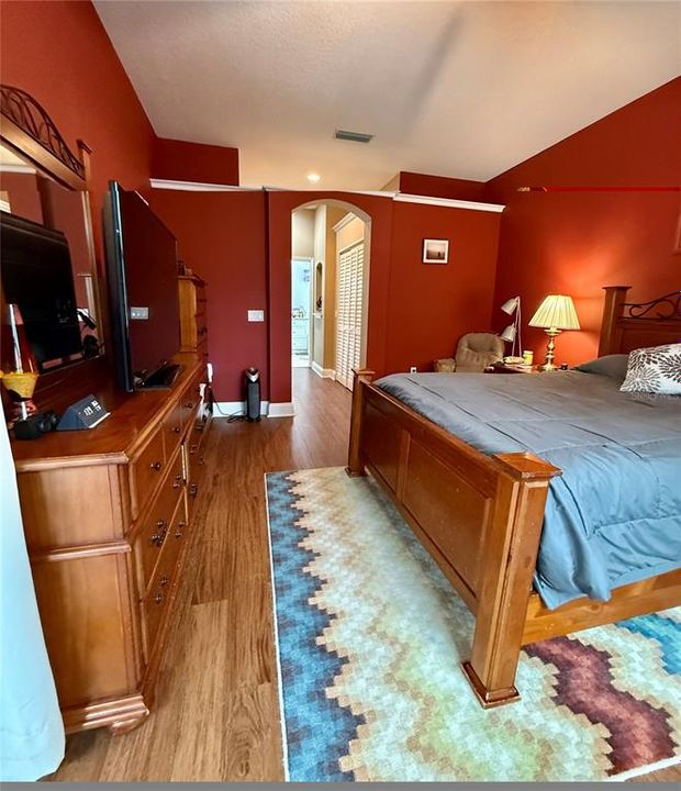 En Venta: $675,000 (4 camas, 2 baños, 2497 Pies cuadrados)
