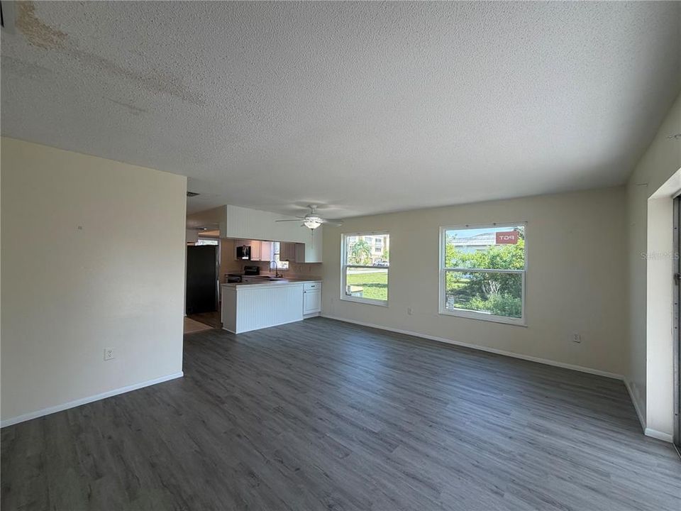 В аренду: $1,450 (2 спален, 2 ванн, 1096 Квадратных фут)