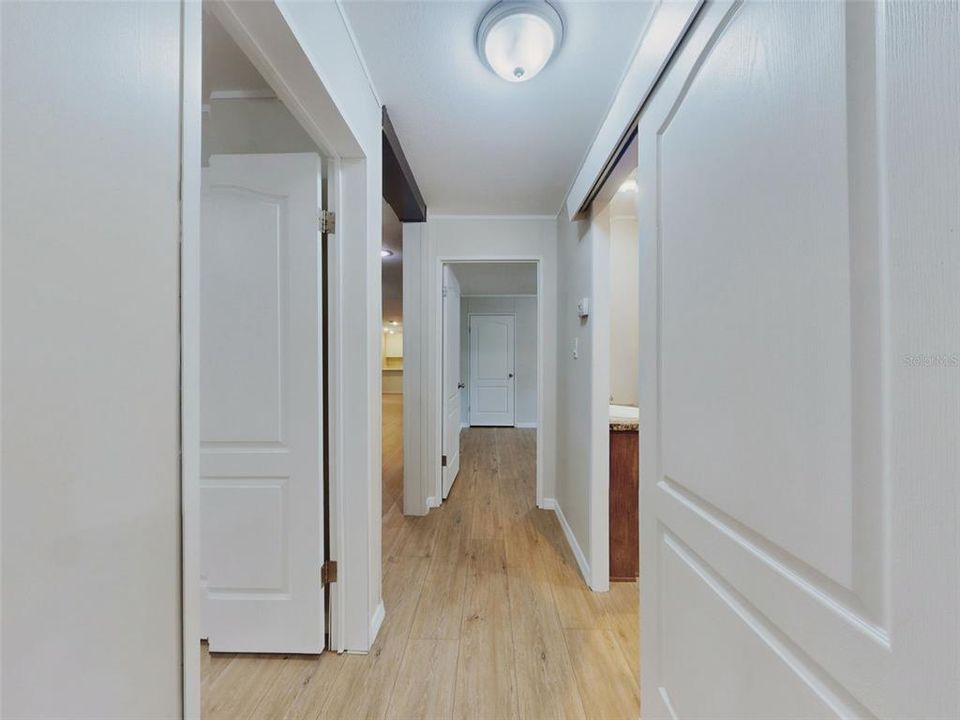 На продажу: $222,900 (4 спален, 2 ванн, 2117 Квадратных фут)