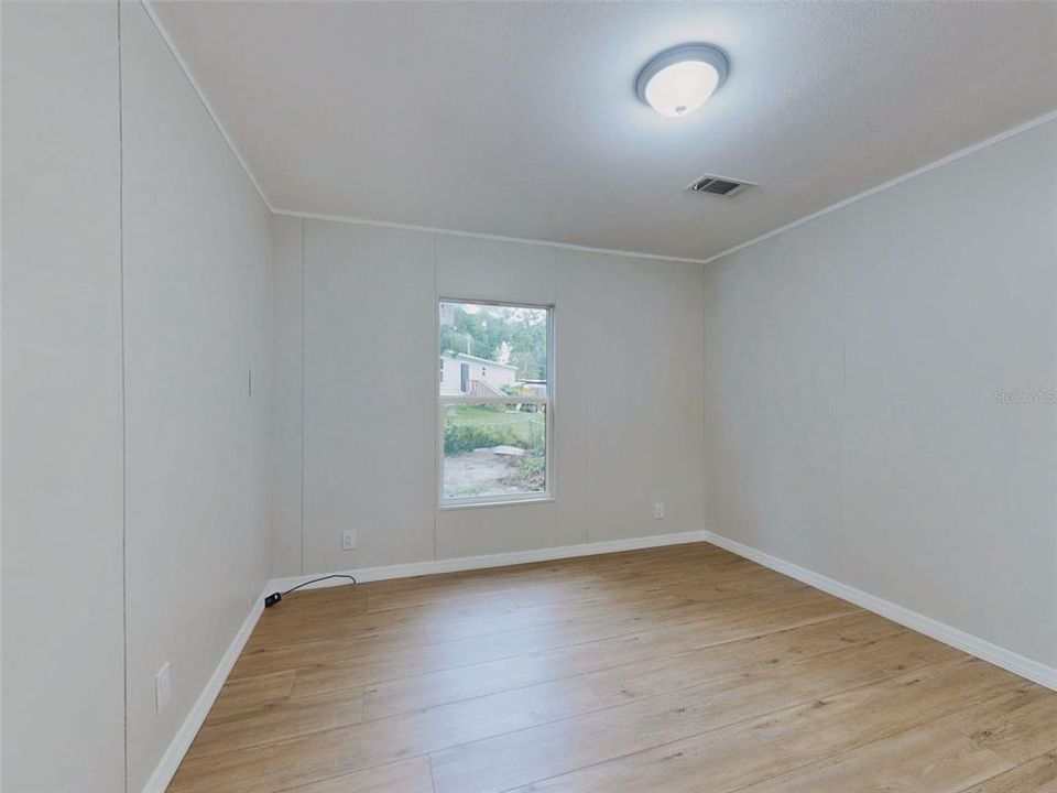 На продажу: $222,900 (4 спален, 2 ванн, 2117 Квадратных фут)
