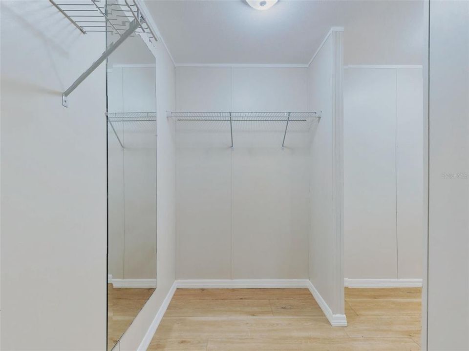 На продажу: $222,900 (4 спален, 2 ванн, 2117 Квадратных фут)