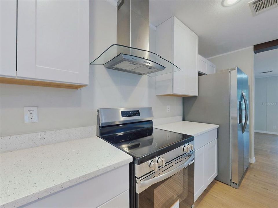 На продажу: $222,900 (4 спален, 2 ванн, 2117 Квадратных фут)