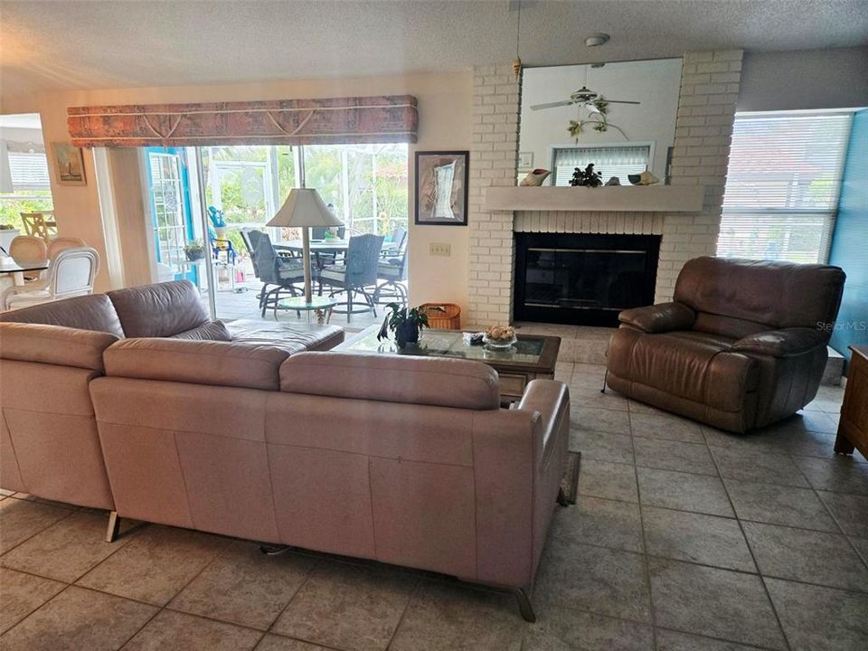 For Sale: $463,750 (3 beds, 2 baths, 1604 Square Feet)