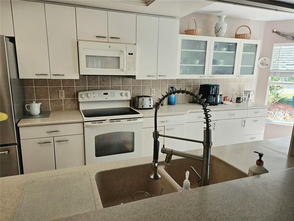 For Sale: $463,750 (3 beds, 2 baths, 1604 Square Feet)