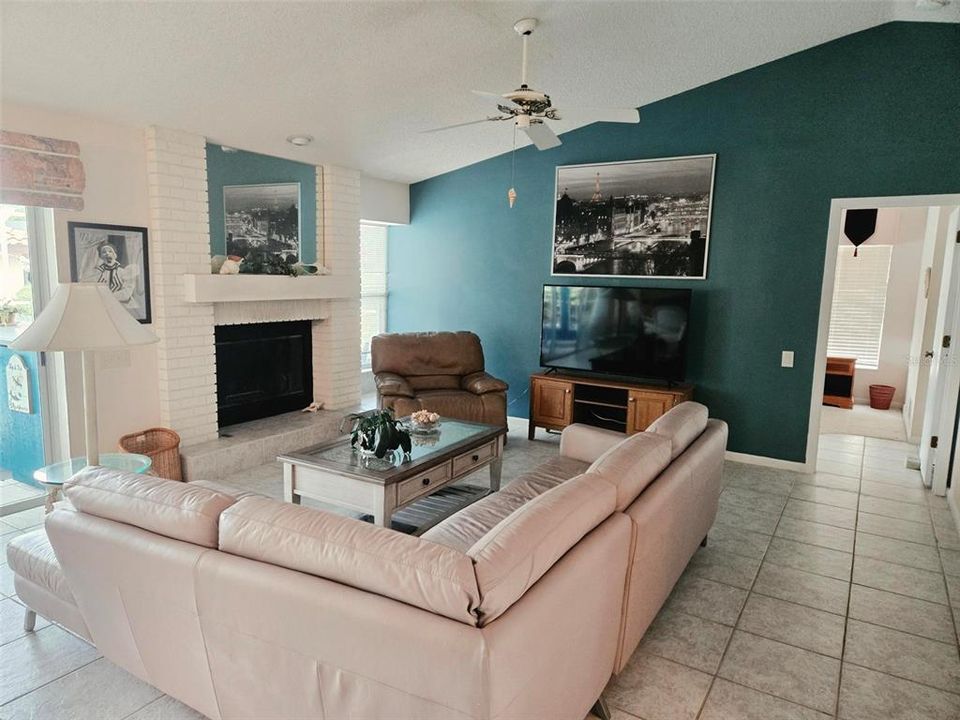For Sale: $463,750 (3 beds, 2 baths, 1604 Square Feet)