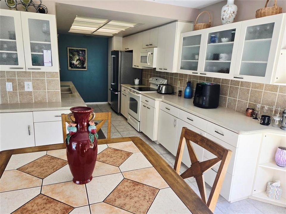 For Sale: $463,750 (3 beds, 2 baths, 1604 Square Feet)