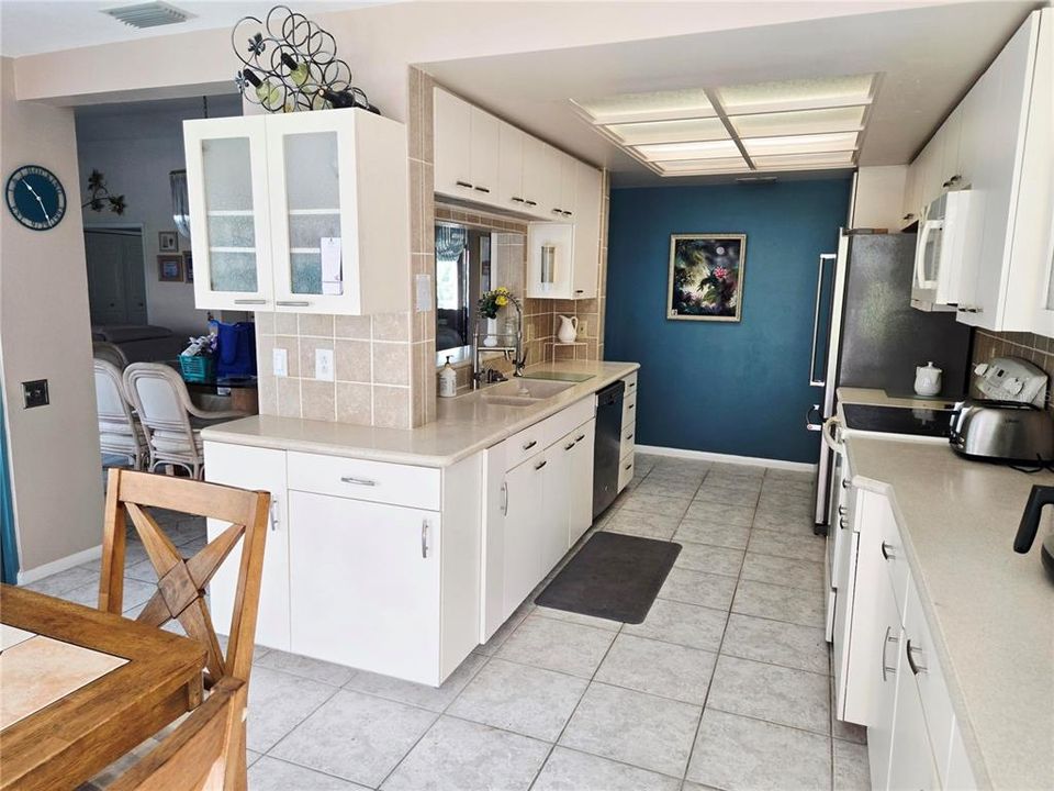 For Sale: $463,750 (3 beds, 2 baths, 1604 Square Feet)