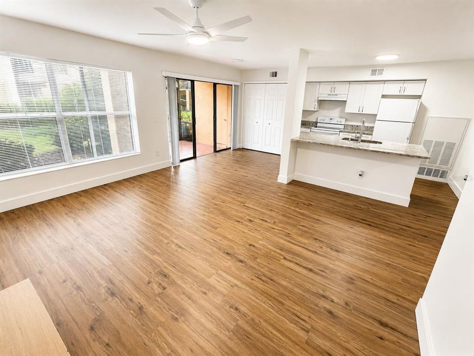 В аренду: $1,600 (2 спален, 1 ванн, 796 Квадратных фут)