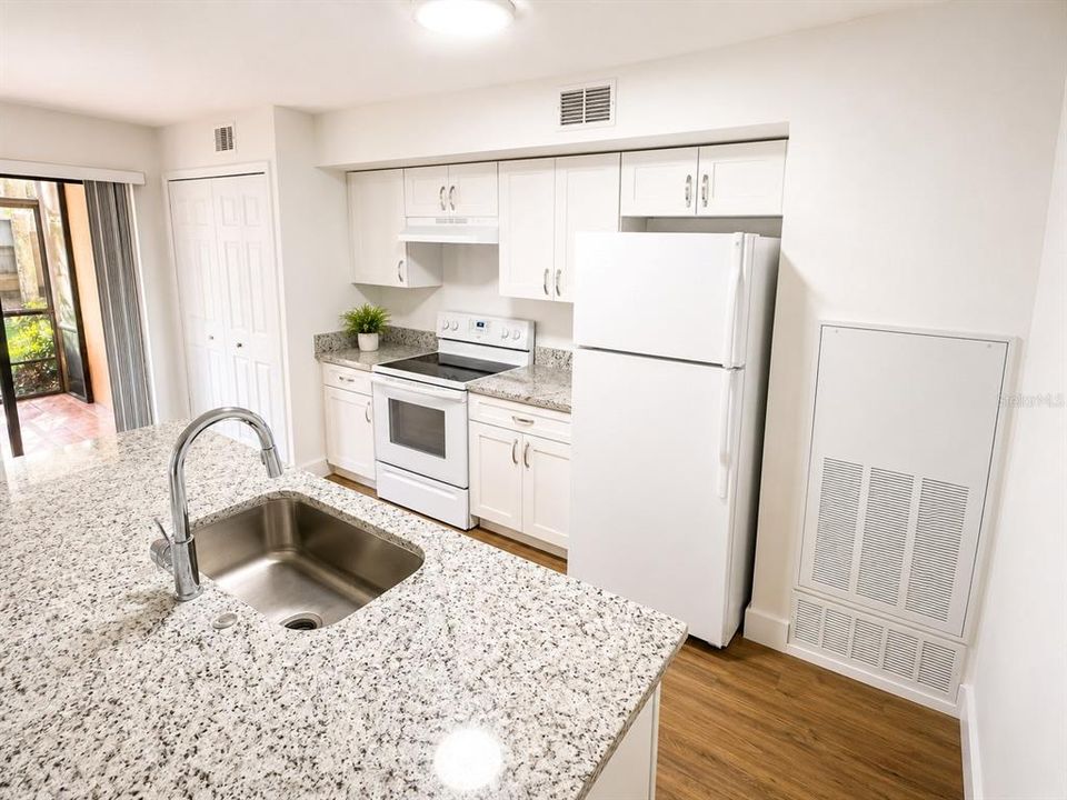 В аренду: $1,600 (2 спален, 1 ванн, 796 Квадратных фут)