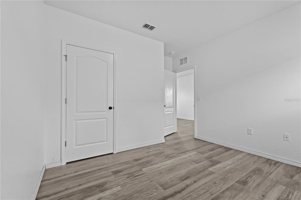 For Sale: $365,000 (3 beds, 2 baths, 2048 Square Feet)